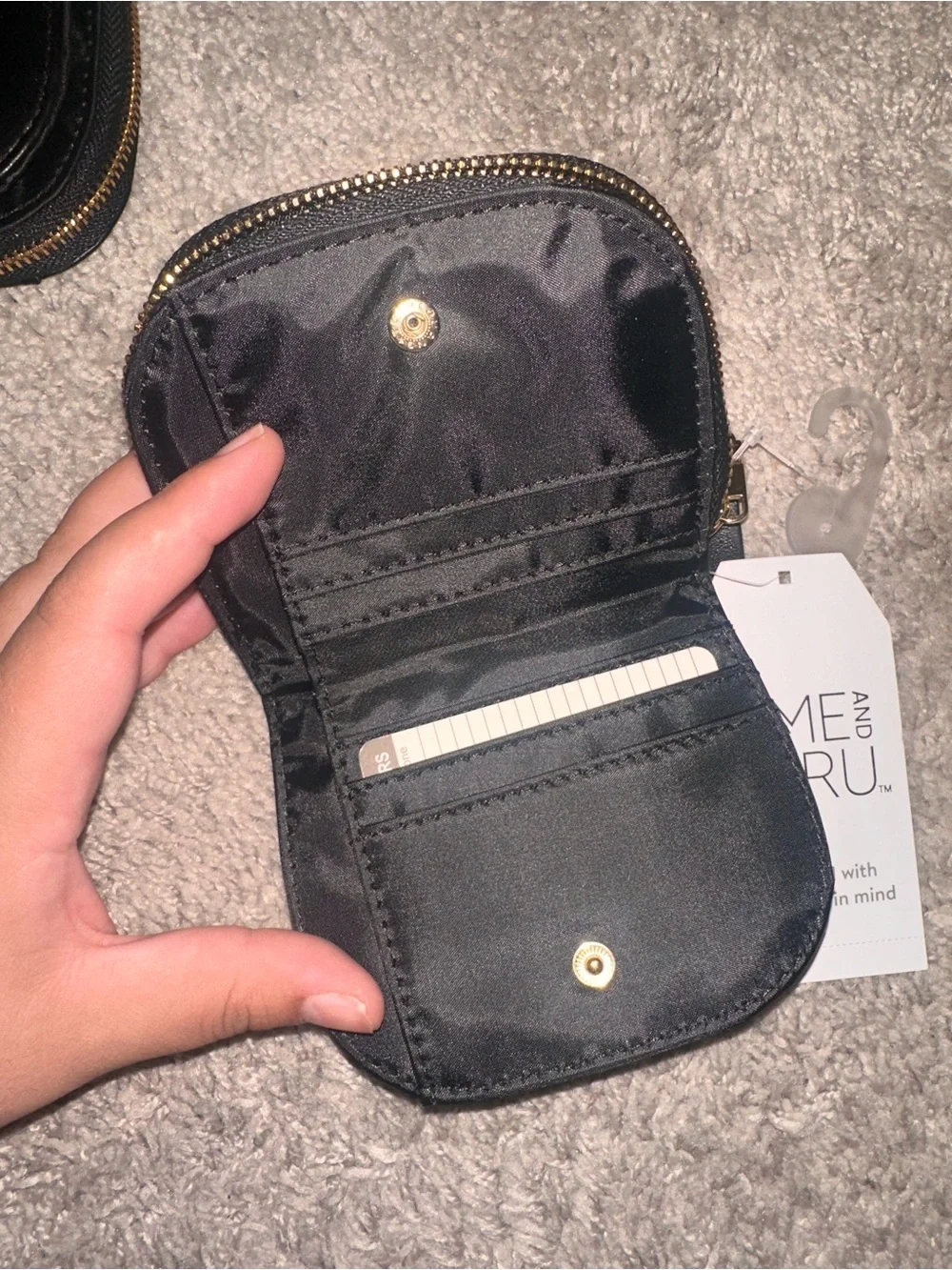 Classic Black Women's Zip Wallet 🖤